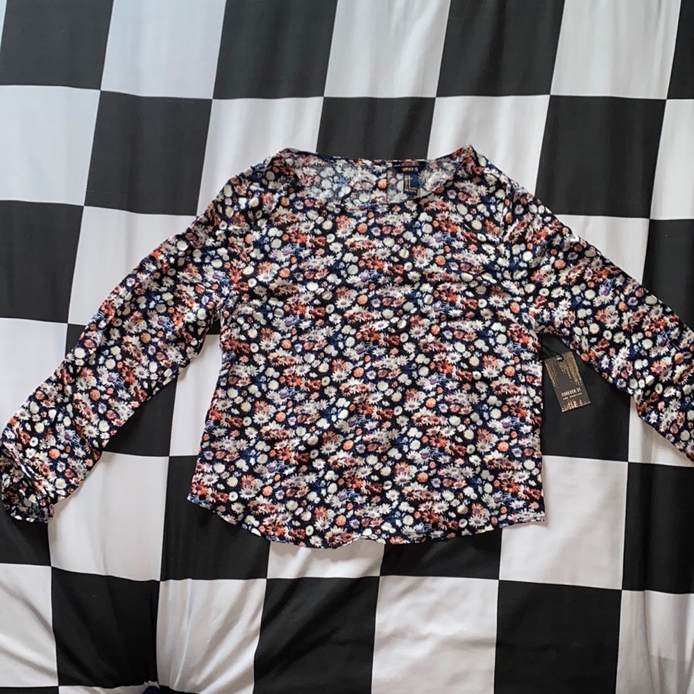 Flower print top NWT